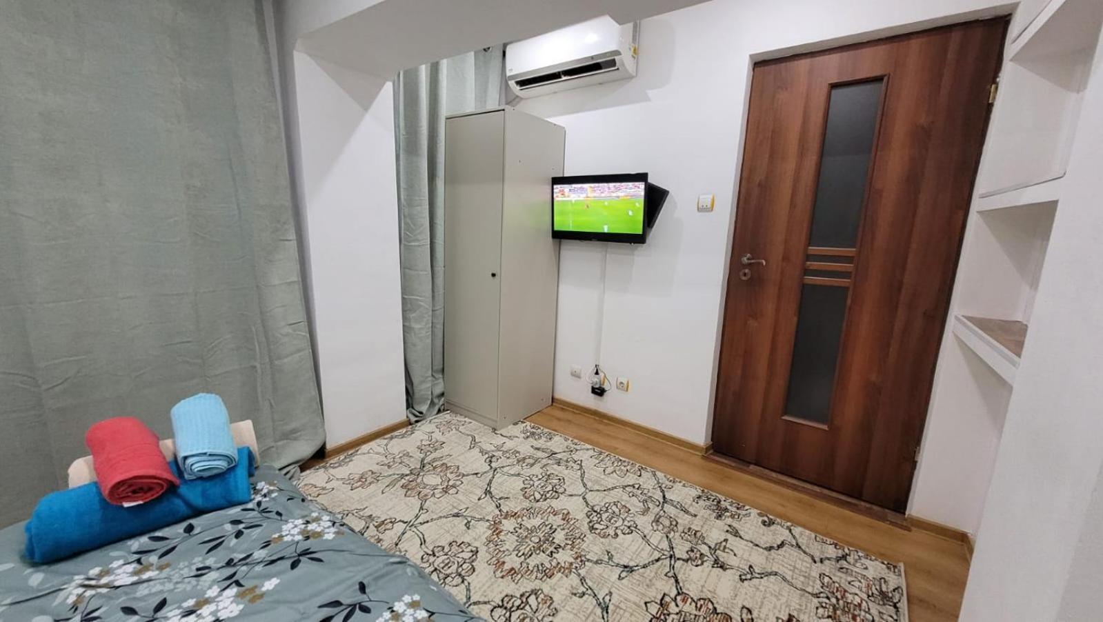 The Cozzy Corner Apartments Bucarest Esterno foto