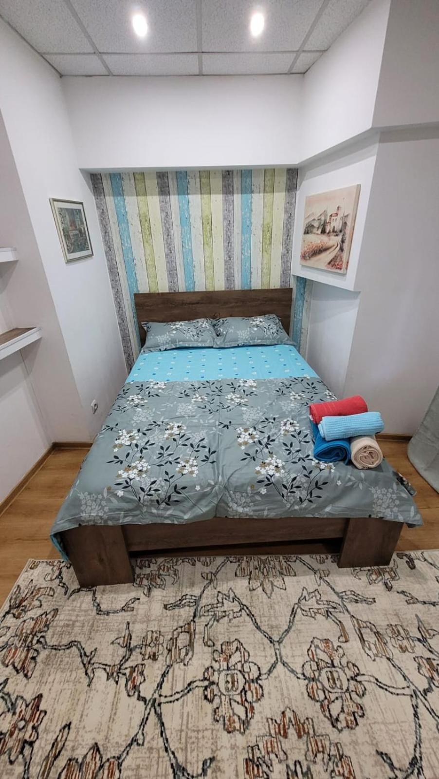 The Cozzy Corner Apartments Bucarest Esterno foto