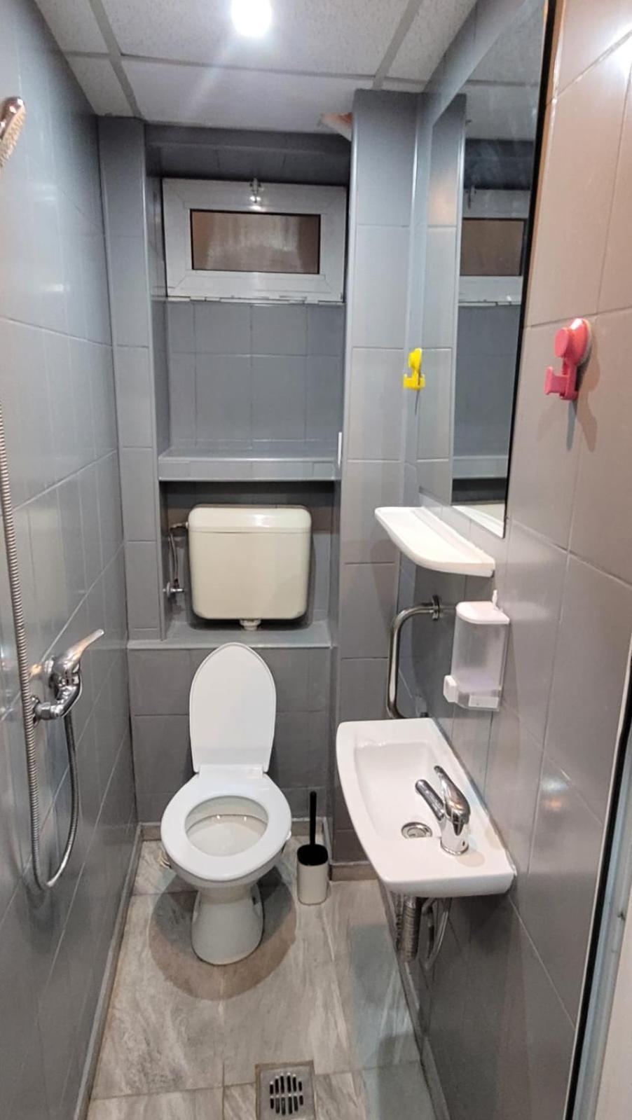 The Cozzy Corner Apartments Bucarest Esterno foto