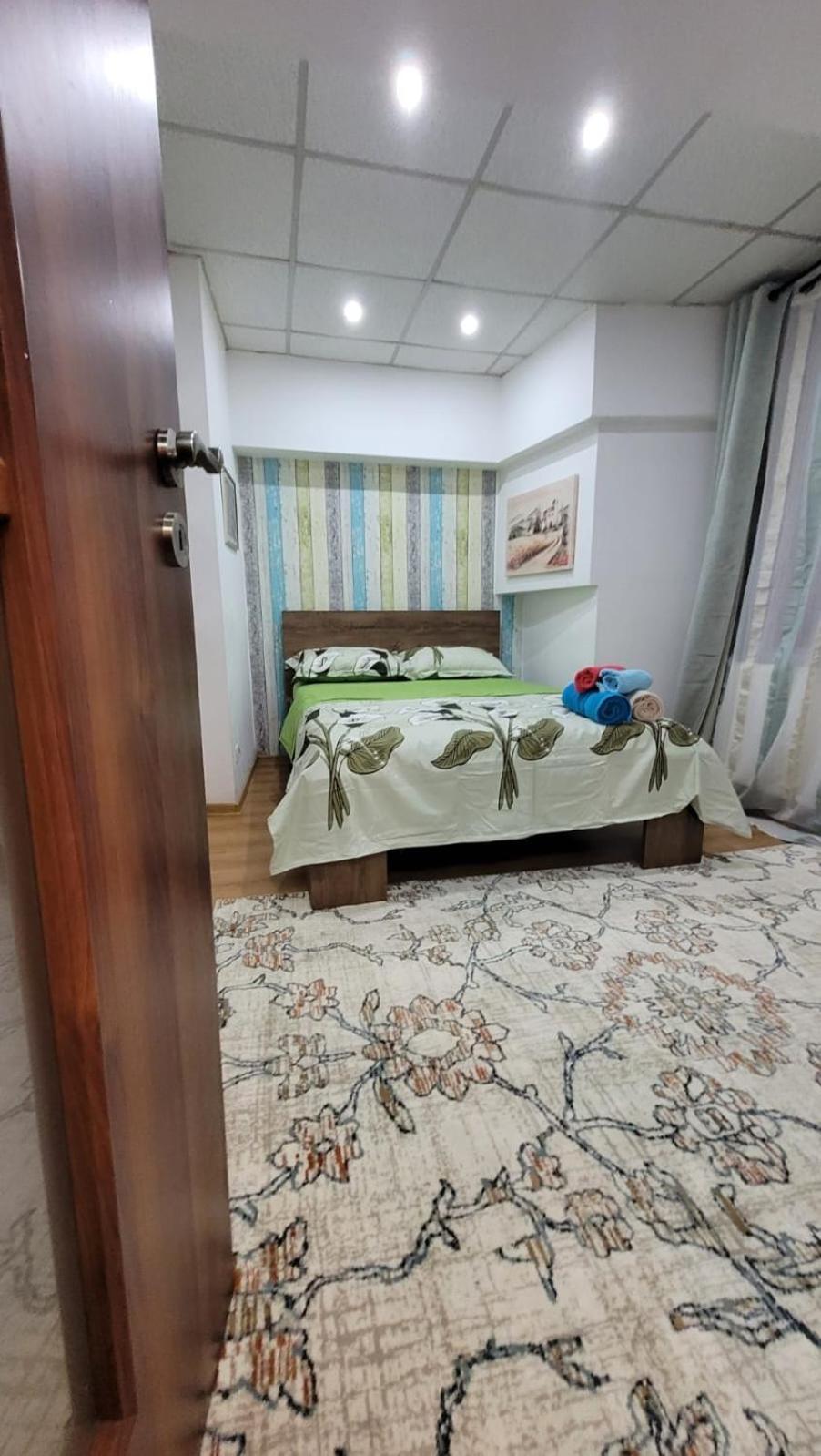 The Cozzy Corner Apartments Bucarest Esterno foto