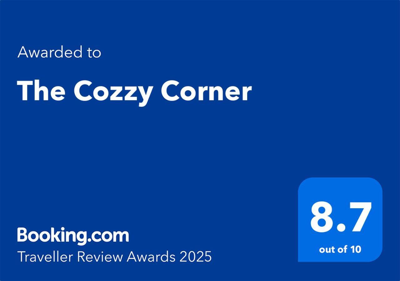 The Cozzy Corner Apartments Bucarest Esterno foto